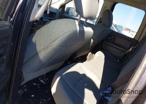 2016 Ram 1500 Express z USA, uszkodzony, nr VIN 1C6RR7FT6GS419631